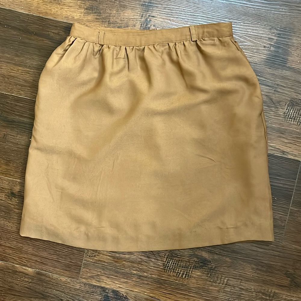 Skirt with pockets